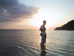 南風見田（はえみだ）の浜にて