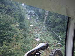 ＭＴＢを積んでゴンドラに