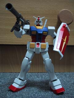 まずは、基本のガンダム